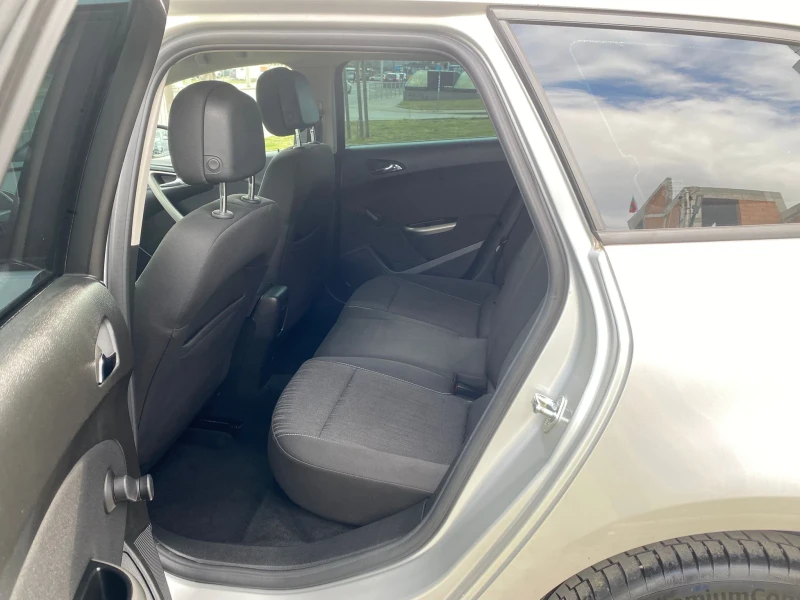 Opel Astra 2.0CDTi/ABTOMAT/РЕГИСТРИРАН, снимка 14 - Автомобили и джипове - 50892674