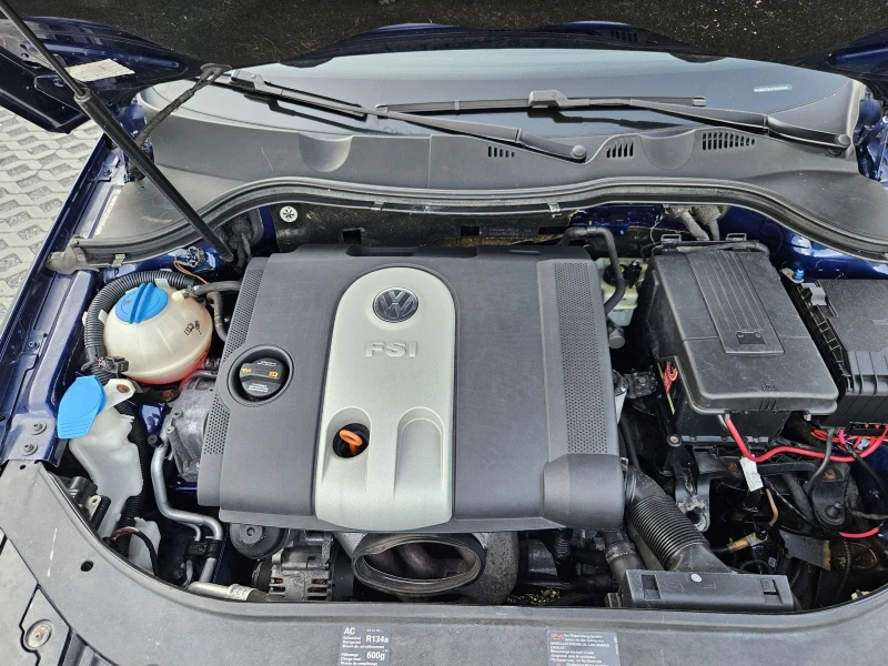 VW Passat 1.6i-116kc= АВТОМАТ= ПОДГРЕВ= КАМЕРА= HIGHLINE, снимка 17 - Автомобили и джипове - 51382436