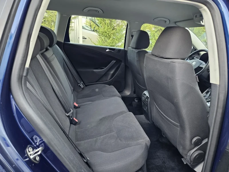 VW Passat 1.6i-116kc= АВТОМАТ= ПОДГРЕВ= КАМЕРА= HIGHLINE, снимка 14 - Автомобили и джипове - 51382436