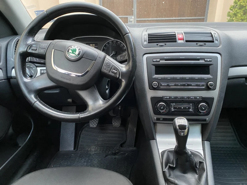 Skoda Octavia 1.6 TDI , снимка 9 - Автомобили и джипове - 52080110