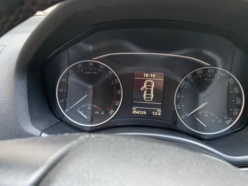 Skoda Octavia 1.6 TDI , снимка 12 - Автомобили и джипове - 52080110