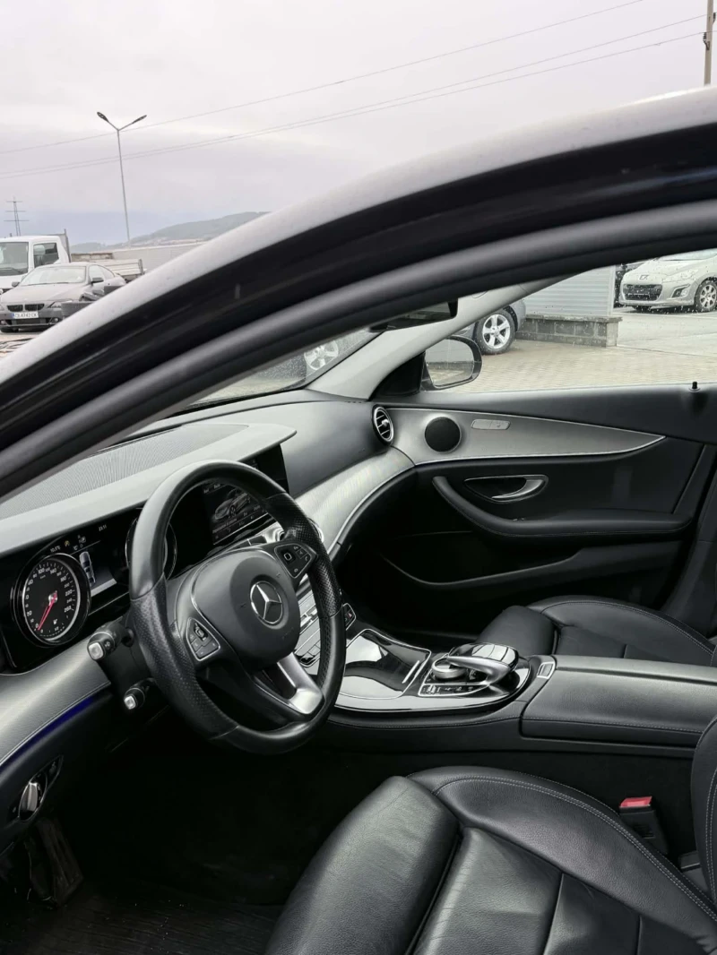 Mercedes-Benz E 220 Е220, снимка 4 - Автомобили и джипове - 53239174