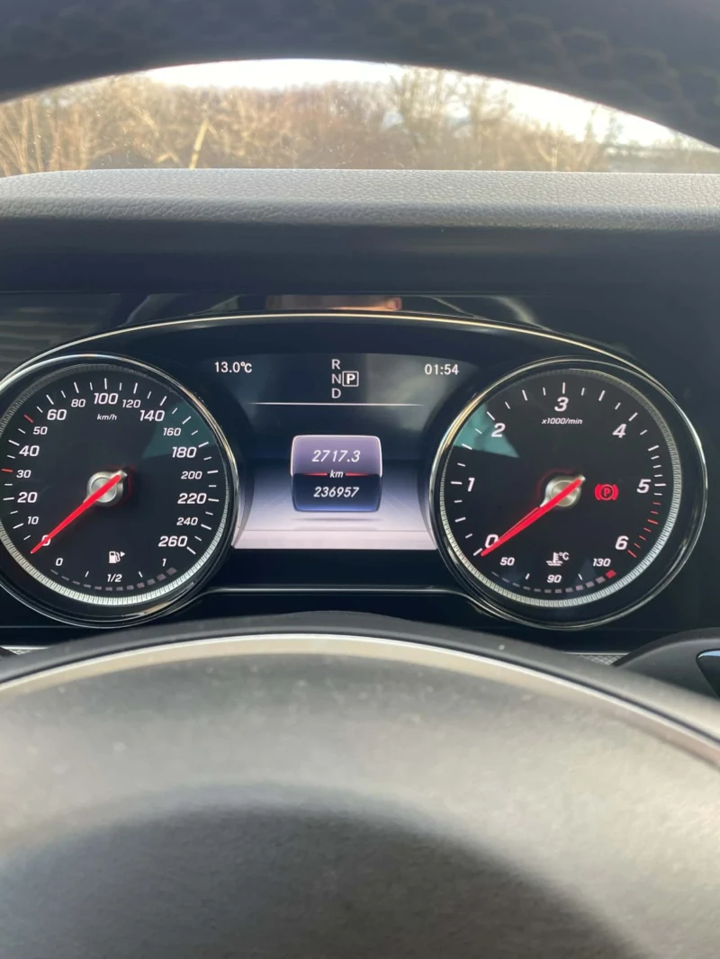 Mercedes-Benz E 220 Е220, снимка 4 - Автомобили и джипове - 53239174