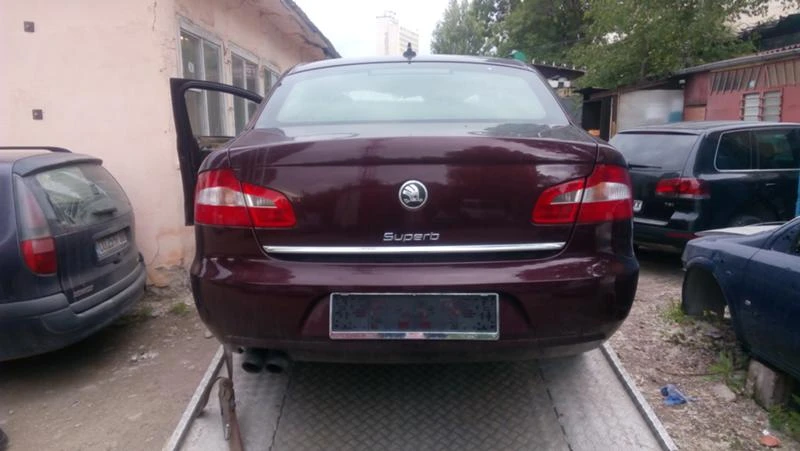 Skoda Superb 2000 D, снимка 1 - Автомобили и джипове - 48449015