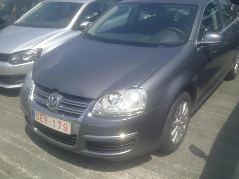 VW Jetta 1.9 TDi, снимка 1 - Автомобили и джипове - 48320115