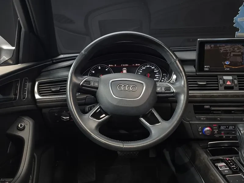 Audi A6 2.0 TDI, снимка 13 - Автомобили и джипове - 54147918