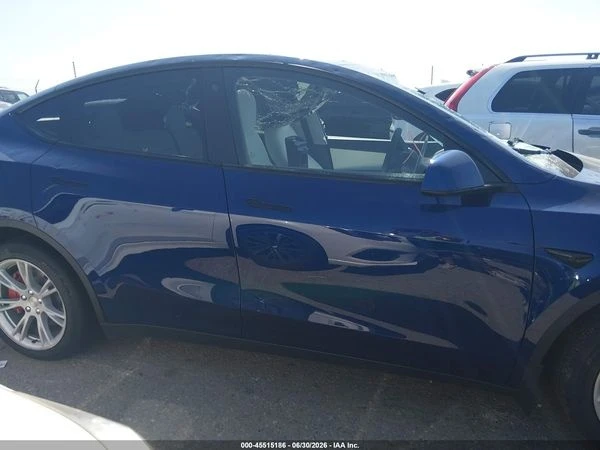 Tesla Model Y LONG RANGE DUAL MOTOR ALL-WHEEL DRIVE, снимка 5 - Автомобили и джипове - 56116091