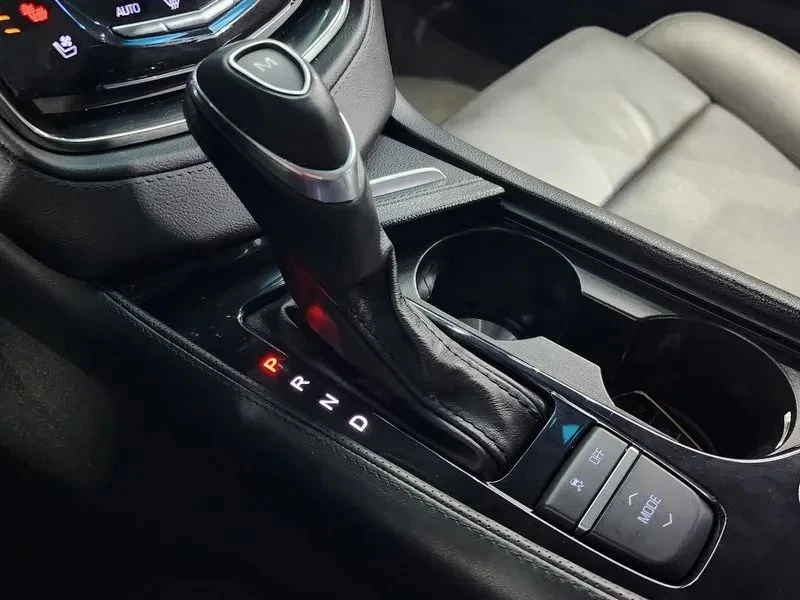 Cadillac Cts, снимка 9 - Автомобили и джипове - 56690507
