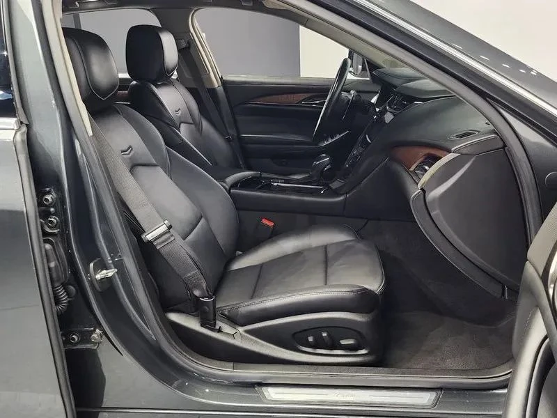 Cadillac Cts, снимка 11 - Автомобили и джипове - 56690507