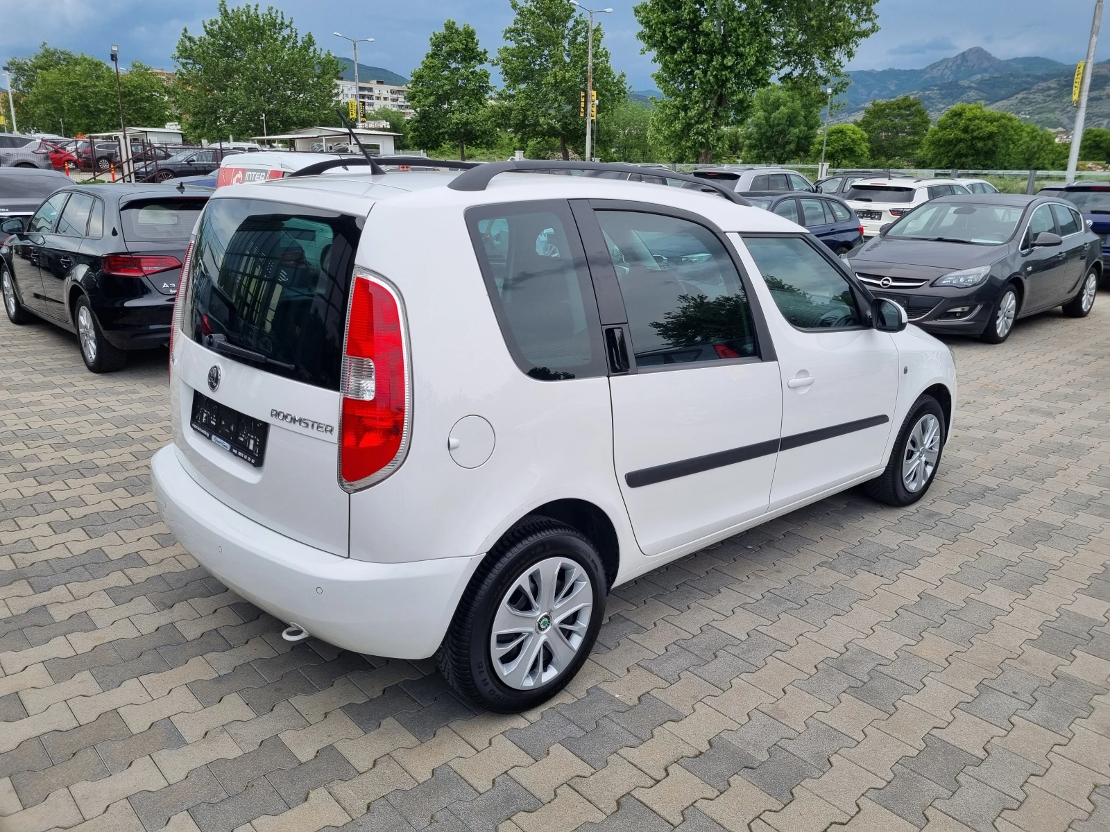 Skoda Roomster 1.6TDi-90кс 2015г. EURO 5B* ОБСЛУЖЕН! - изображение 6