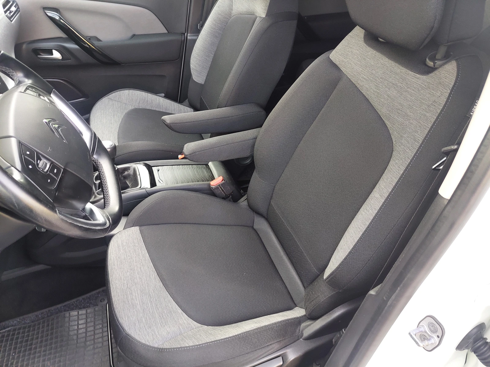 Citroen C4 Picasso 1, 6d 120ps 7 места - изображение 7