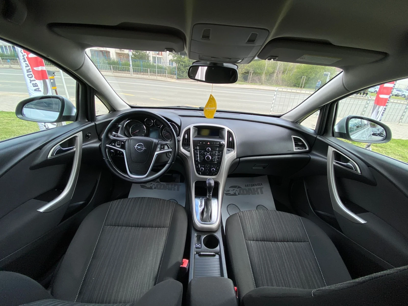 Opel Astra 2.0CDTi/ABTOMAT/РЕГИСТРИРАН - изображение 10