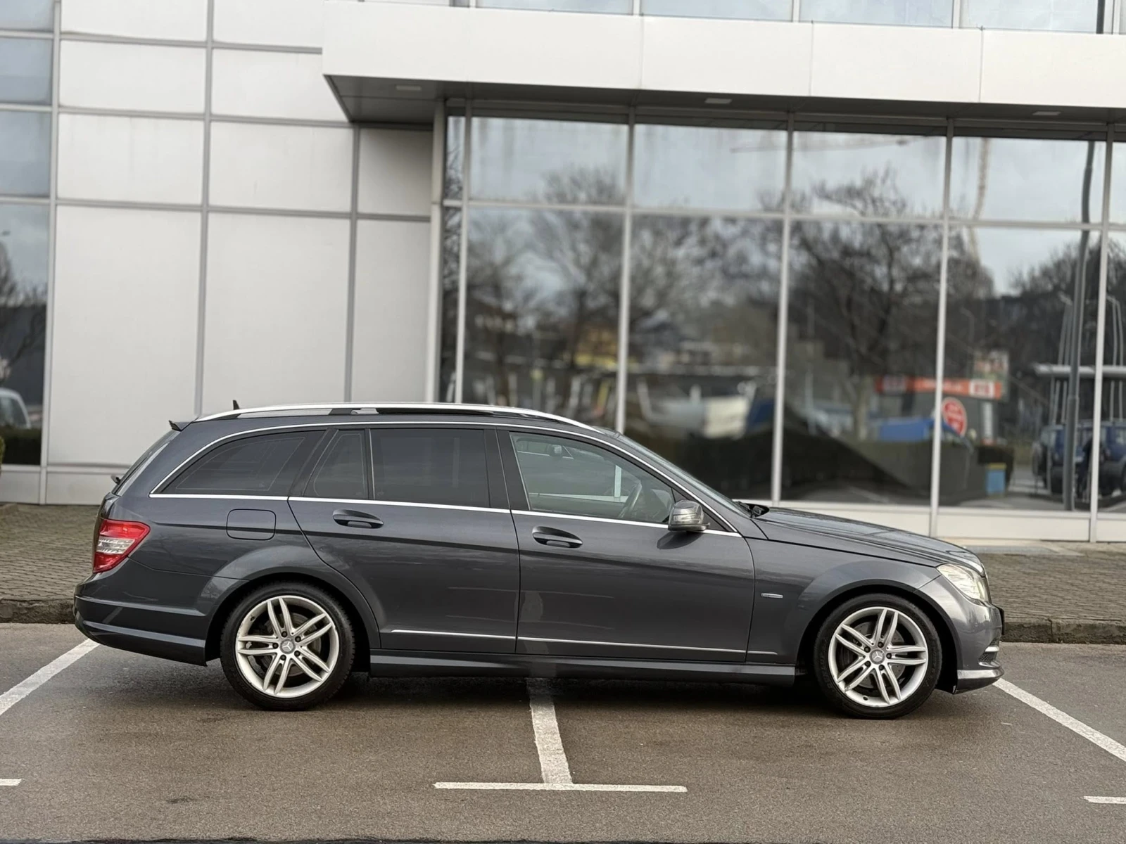 Mercedes-Benz C 250 АМG 4 MATIC - изображение 5