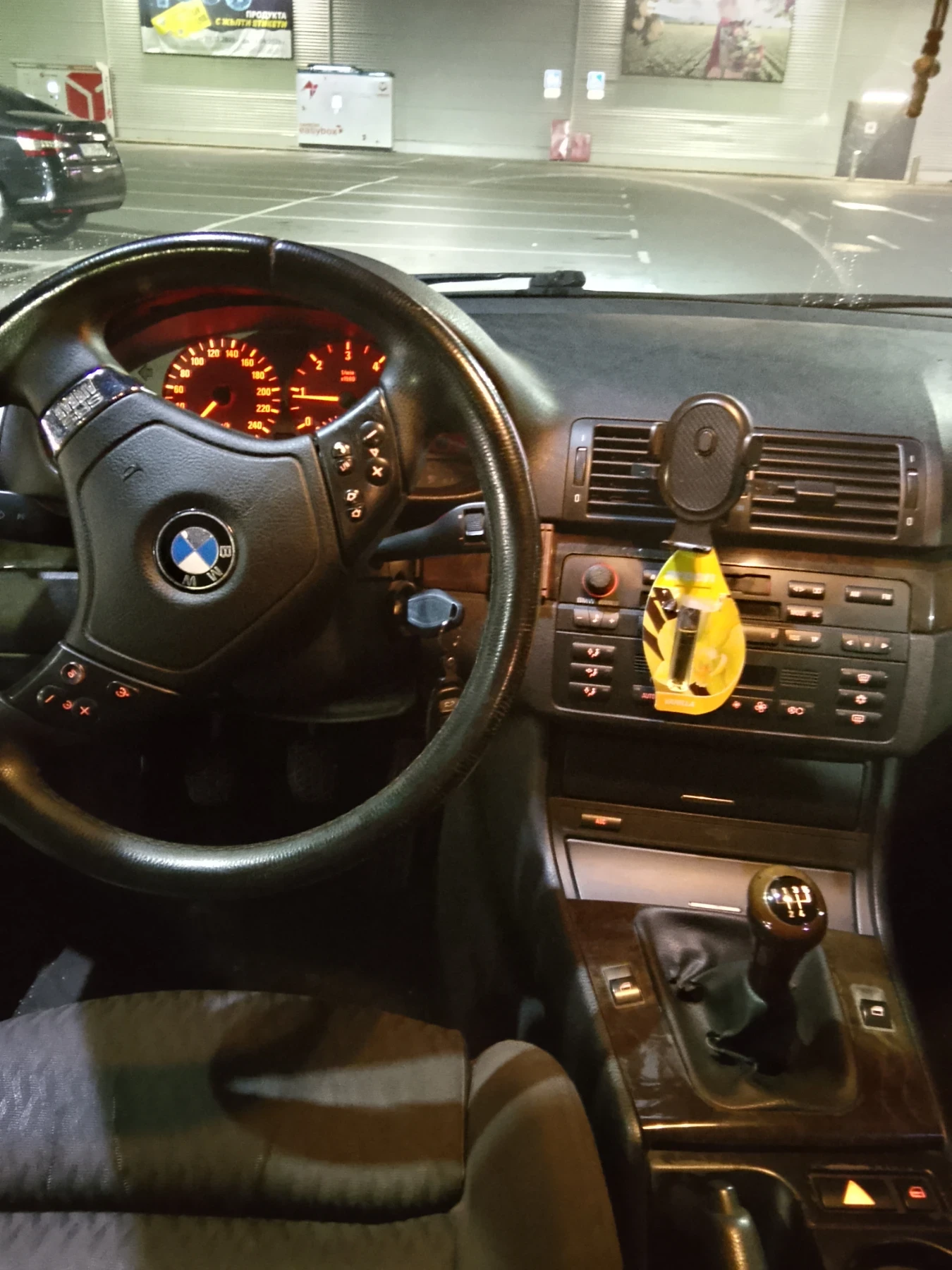 BMW 320, снимка 2 - Автомобили и джипове - 53819588