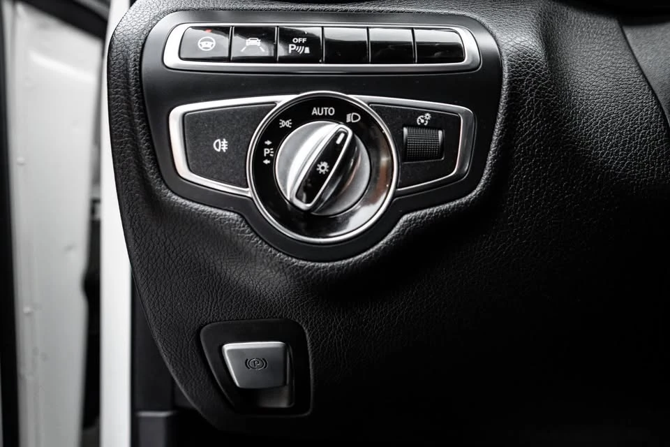 Mercedes-Benz C 63 AMG S  EDITION ONE/Carbon/Burmester/Pano/Keyless, снимка 10 - Автомобили и джипове - 53949538