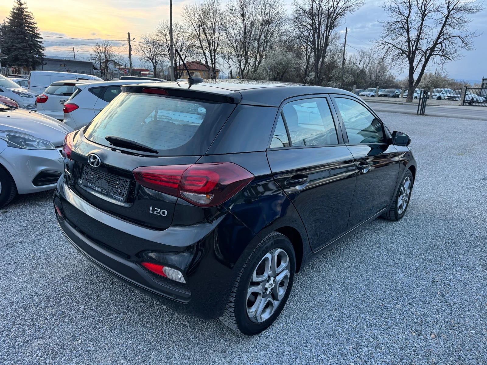 Hyundai I20 1.2i Facelift!! Camera!! Euro 6!!, снимка 5 - Автомобили и джипове - 54039154