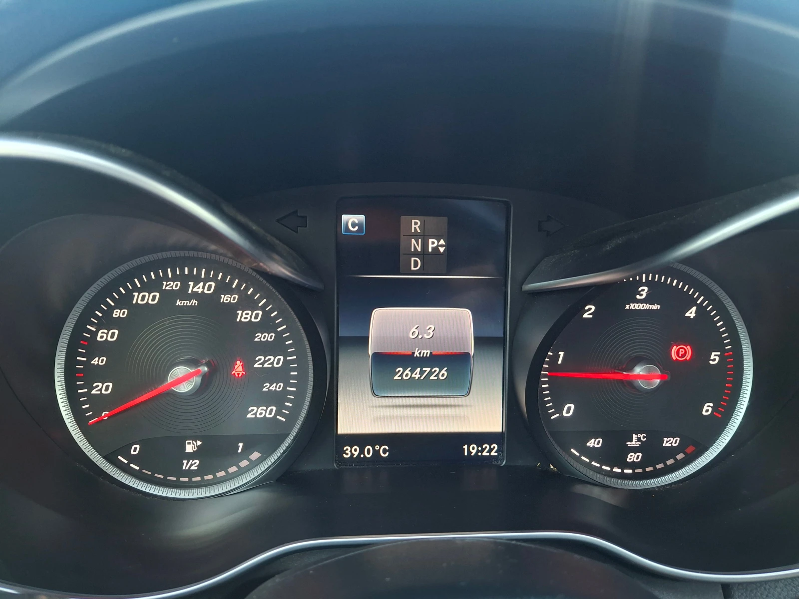 Mercedes-Benz C 220 AMG FULL , снимка 14 - Автомобили и джипове - 55095687