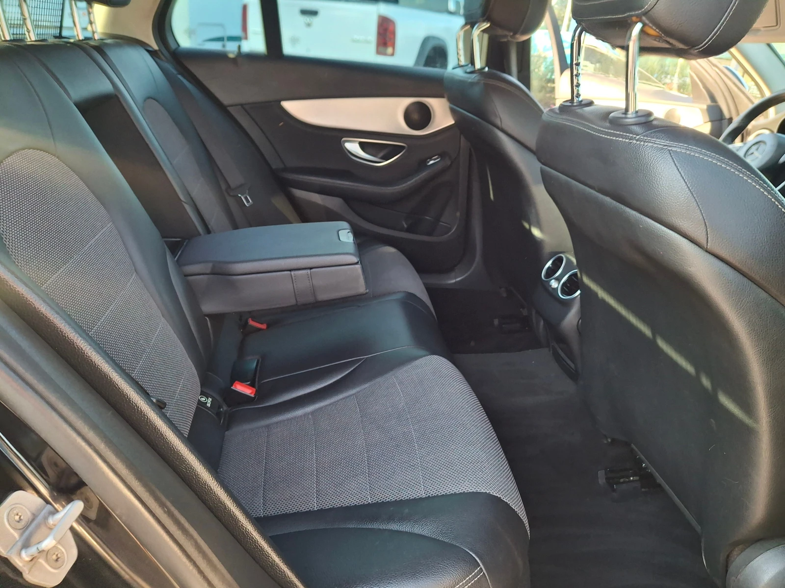 Mercedes-Benz C 220 AMG FULL , снимка 12 - Автомобили и джипове - 55095687