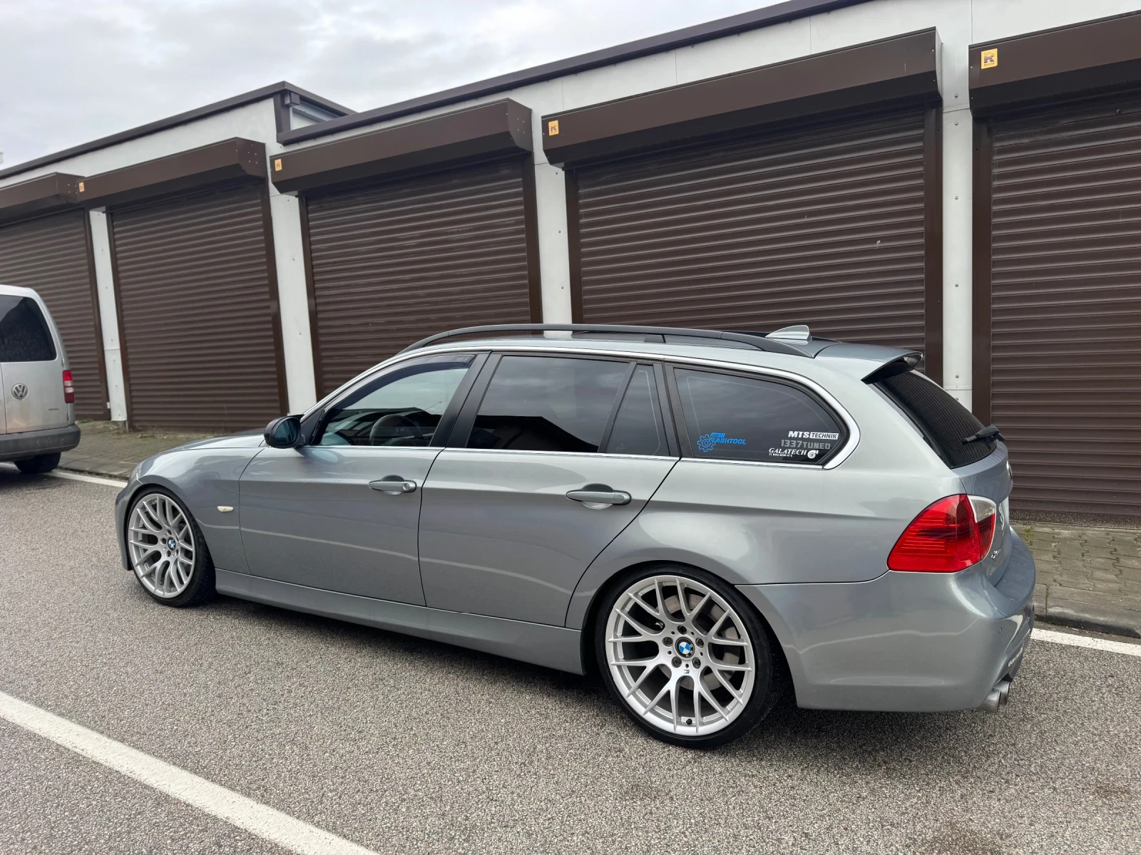 BMW 330, снимка 3 - Автомобили и джипове - 55348608