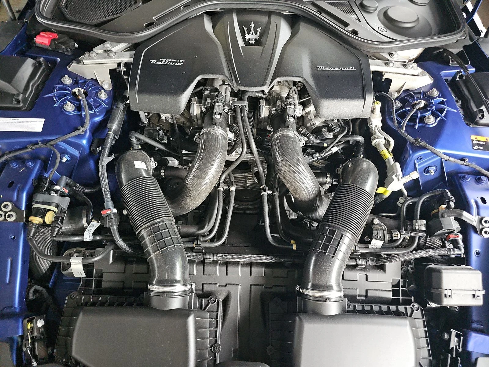 Maserati GranTurismo Modena, снимка 17 - Автомобили и джипове - 55907610