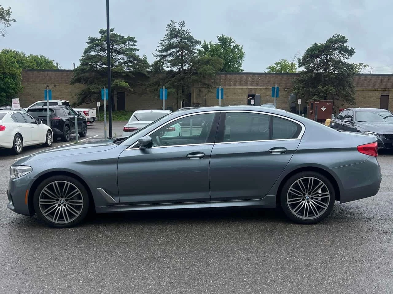 BMW 530 * 530i xDrive * CARFAX * , снимка 2 - Автомобили и джипове - 56309679