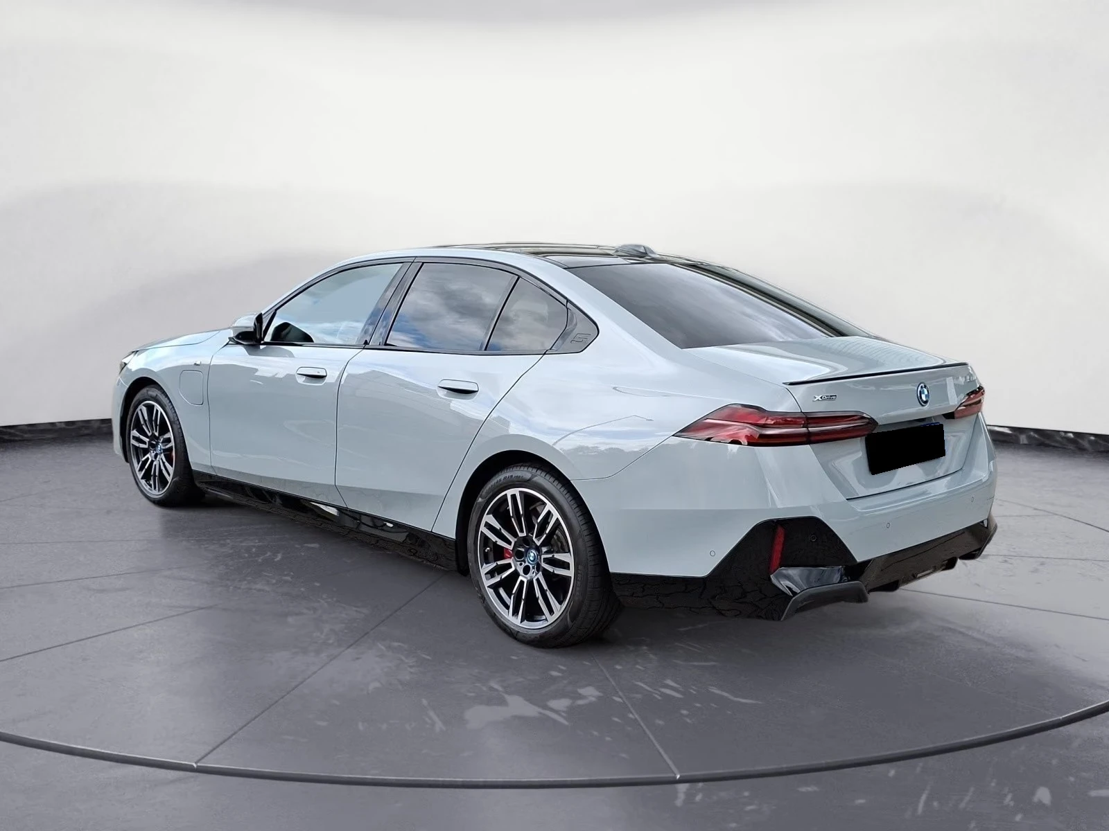 BMW 550 e/xDrive/M-SPORT/HUD/PANO/H&K/ICONIC GLOW/ | Mobile.bg � ����������� 3