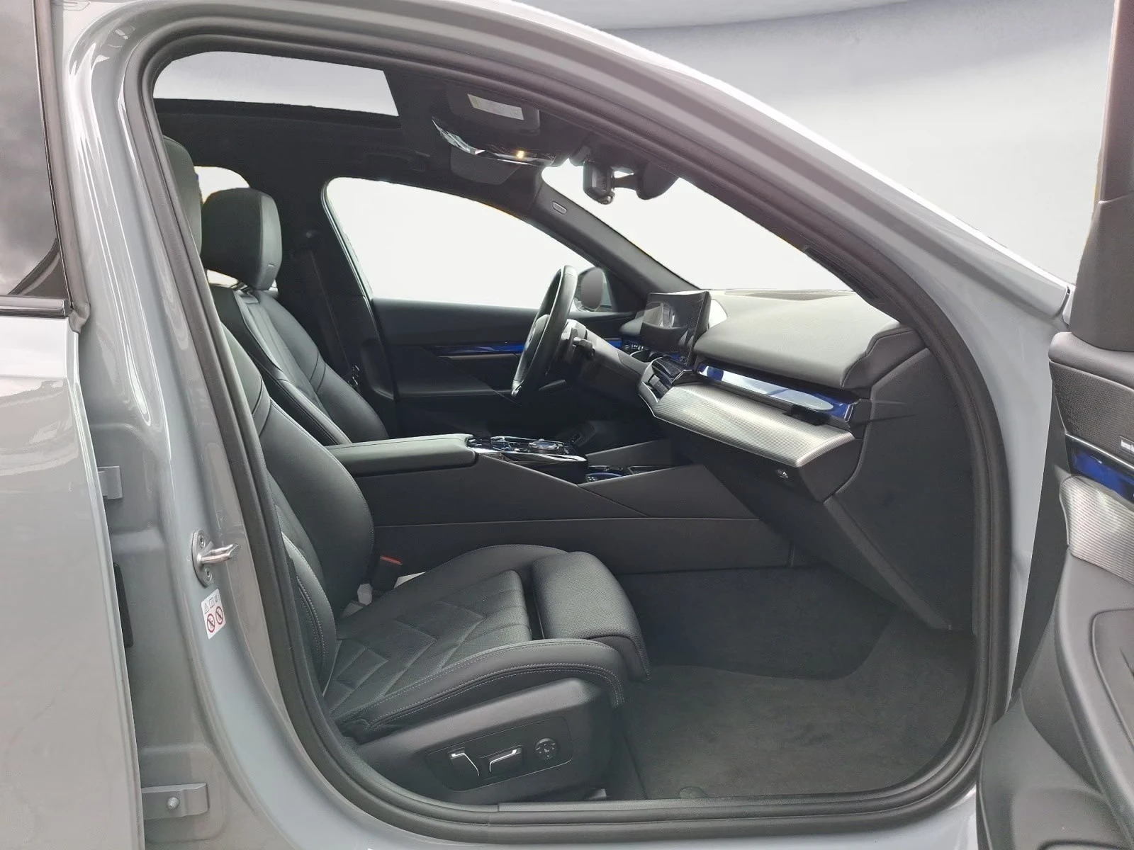 BMW 550 e/xDrive/M-SPORT/HUD/PANO/H&K/ICONIC GLOW/ | Mobile.bg � ����������� 12