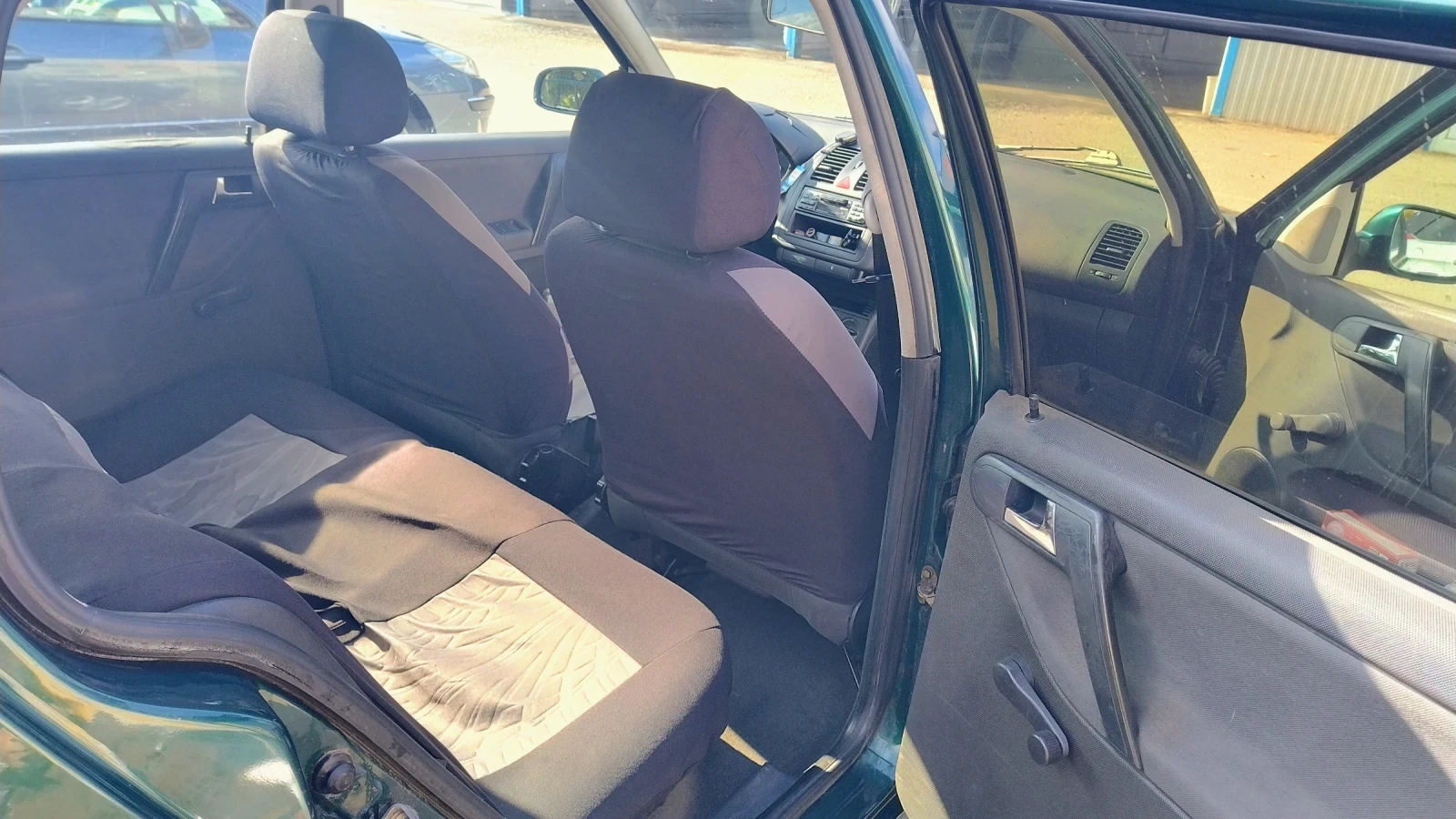 VW Polo 1.4, снимка 11 - Автомобили и джипове - 56644709