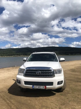 Toyota Sequoia SR5 I Force 5.7 v8, снимка 2