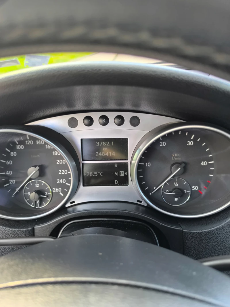 Mercedes-Benz ML 320, снимка 11 - Автомобили и джипове - 51968653