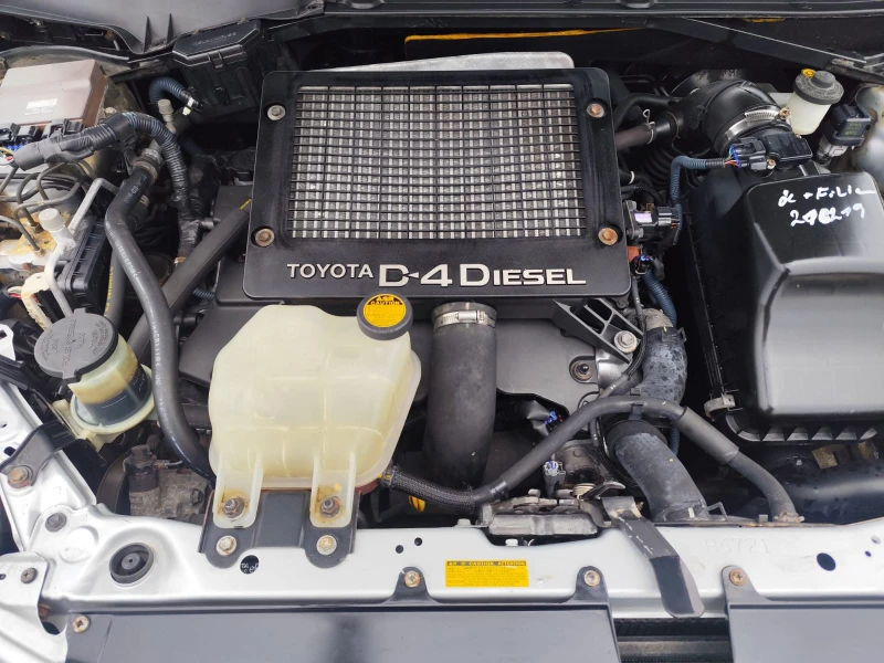 Toyota Rav4 2.0 дизел, снимка 13 - Автомобили и джипове - 52175585