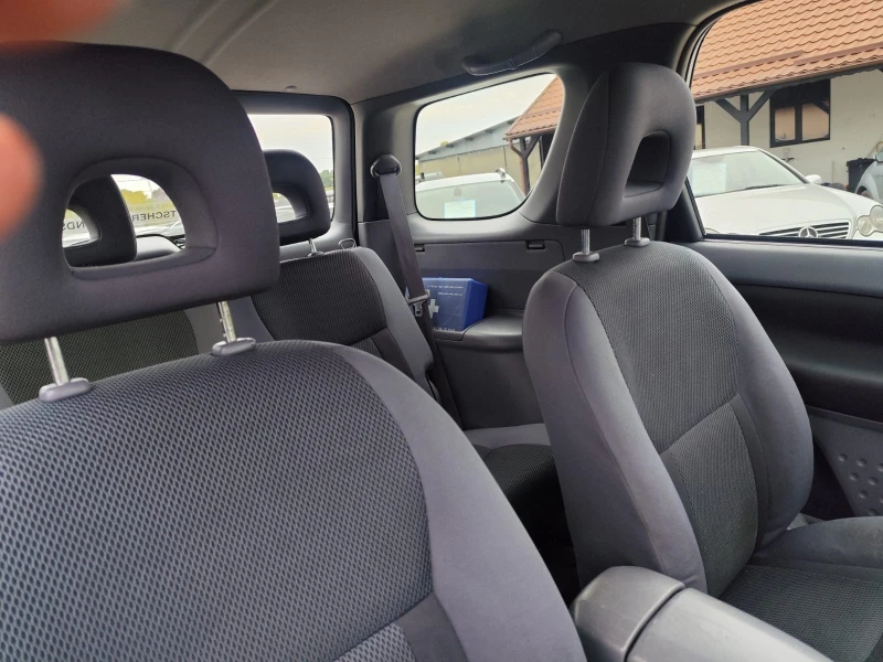 Toyota Rav4 2.0 дизел, снимка 12 - Автомобили и джипове - 52175585