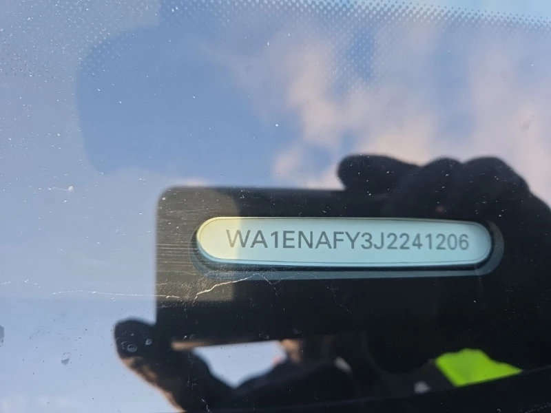 Audi Q5 * АВТО КРЕДИТ* ЦЕНА ДО БГ * Сервизна история * , снимка 17 - Автомобили и джипове - 52929555