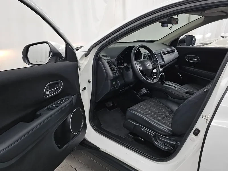 Honda Hr-v 1.8, снимка 10 - Автомобили и джипове - 55352128