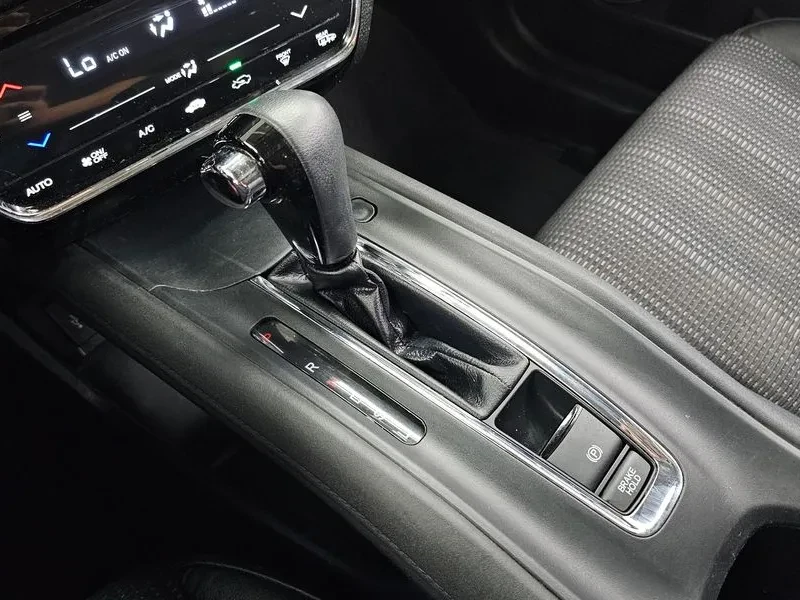 Honda Hr-v 1.8, снимка 9 - Автомобили и джипове - 55352128
