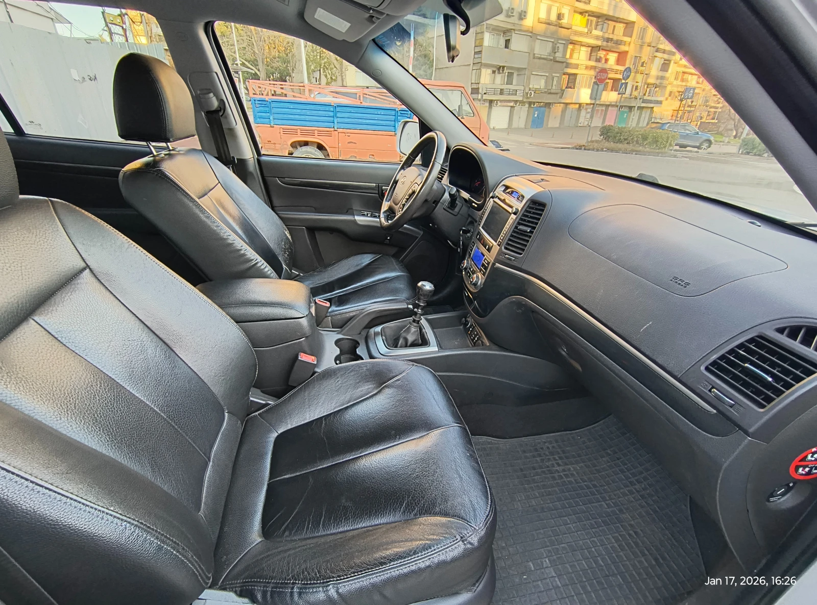 Hyundai Santa fe 2.2 CRDi 197 к.с. 4x4 Facelift, снимка 13 - Автомобили и джипове - 53575751