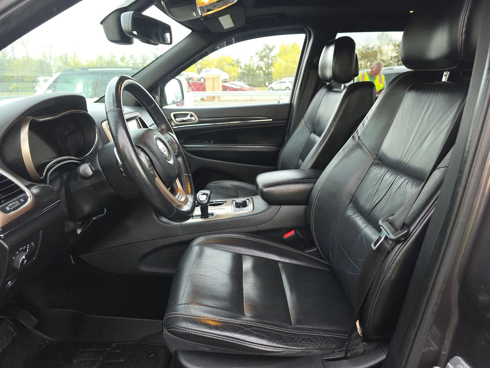 Jeep Grand cherokee 3.6* V6* 8ZF* ПОДГРЕВ* КАМЕРА* КЕЙЛЕС* LANE* ASSIS, снимка 11 - Автомобили и джипове - 54139116