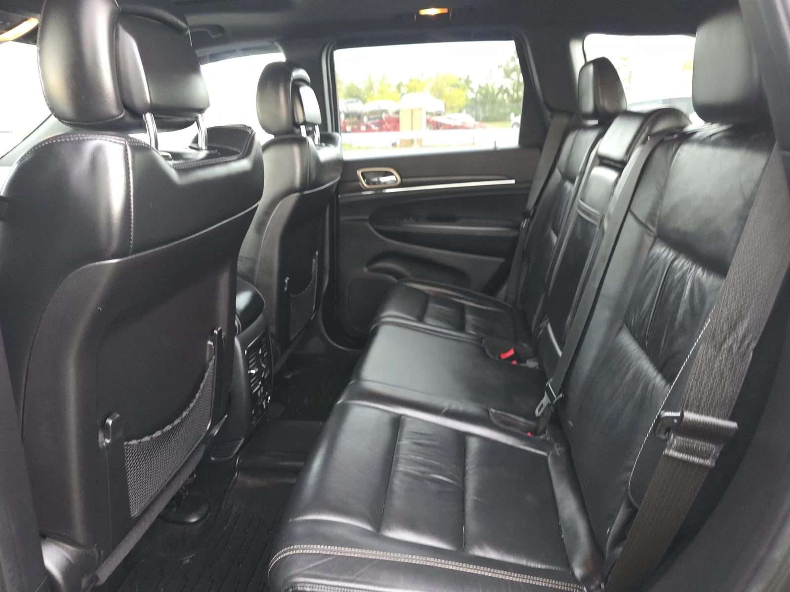 Jeep Grand cherokee 3.6* V6* 8ZF* ПОДГРЕВ* КАМЕРА* КЕЙЛЕС* LANE* ASSIS, снимка 12 - Автомобили и джипове - 54139116