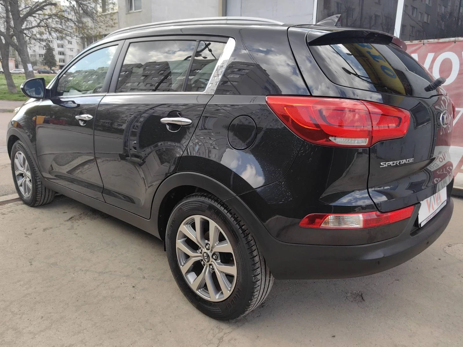 Kia Sportage 1, 6i-135к.с ECO LPG Панорама Навигация, снимка 2 - Автомобили и джипове - 54227811