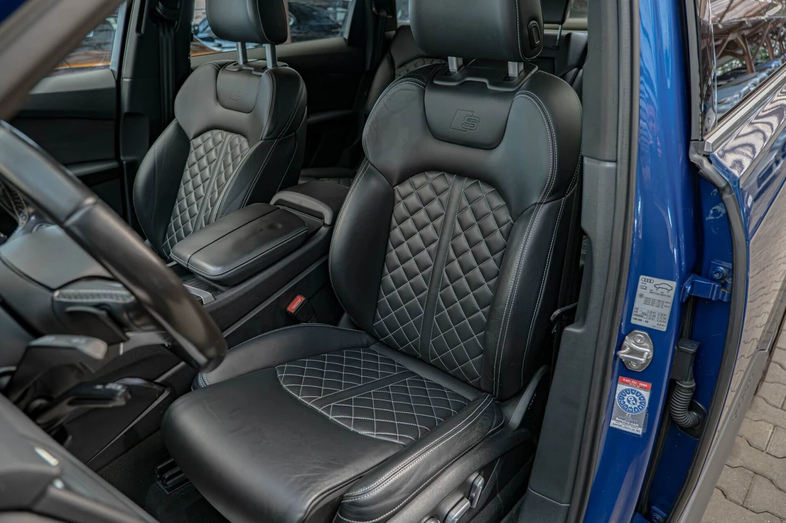 Audi SQ7 4.0TDI/HuD/Virtual/Bose/Carbon/Ambient/DLR, снимка 10 - Автомобили и джипове - 54759470