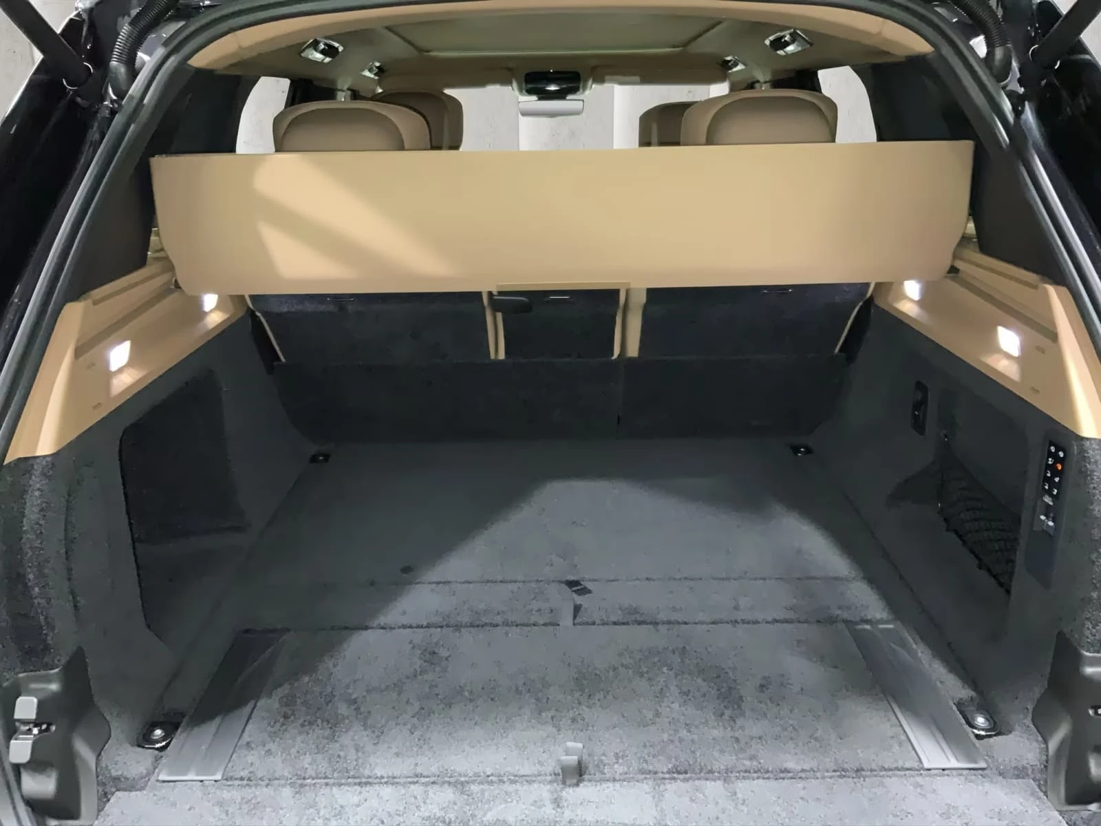 Land Rover Range rover P550e Autobiography, снимка 11 - Автомобили и джипове - 54930309