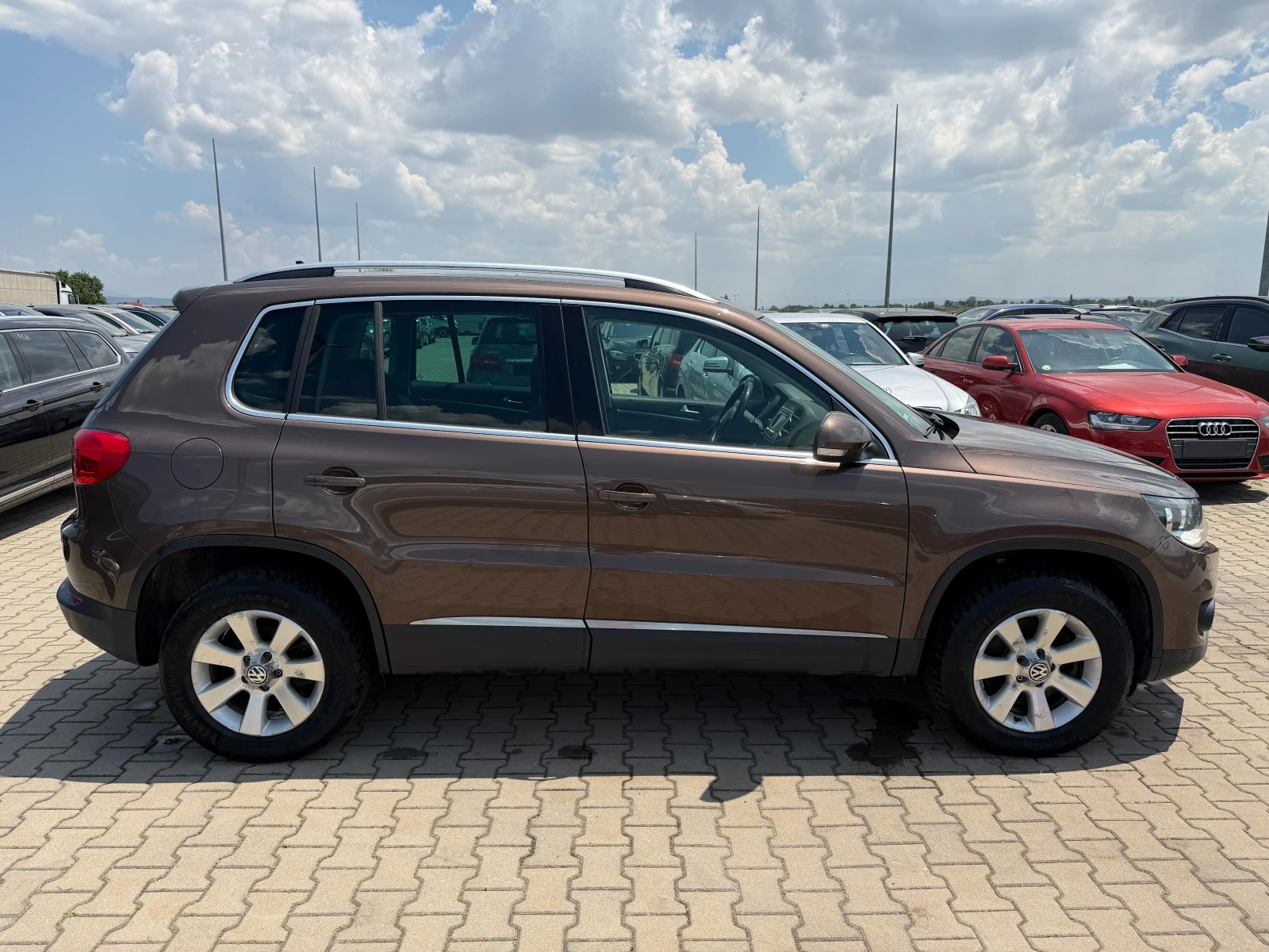 VW Tiguan 2.0TDI 4MOTION/AVTOMAT/NAVI/PANORAMA EURO 5, снимка 5 - Автомобили и джипове - 55101700