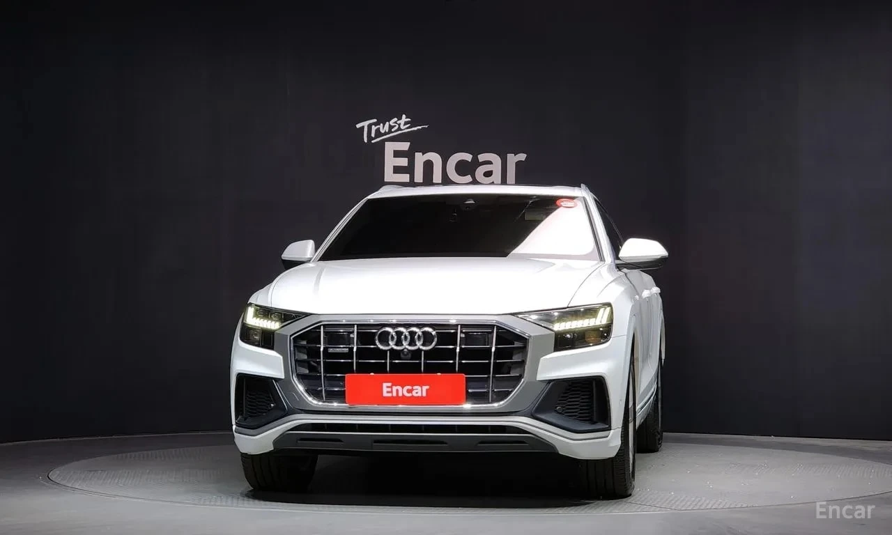 Audi Q8 / 45 TDI / ОБДУХВАНЕ / 360 / ПАНОРАМА / ХЕД-ЪП, снимка 3 - Автомобили и джипове - 56099351