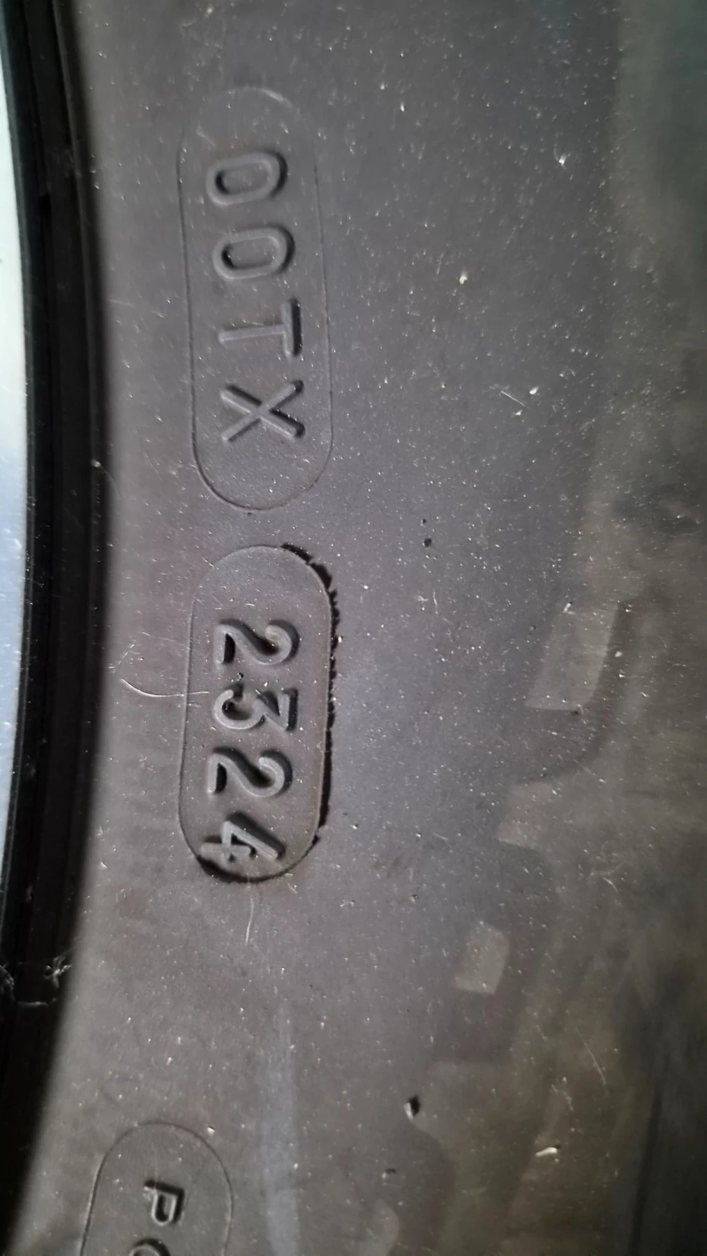 Toyota Hilux Джанти с гуми, снимка 4 - Автомобили и джипове - 56218636
