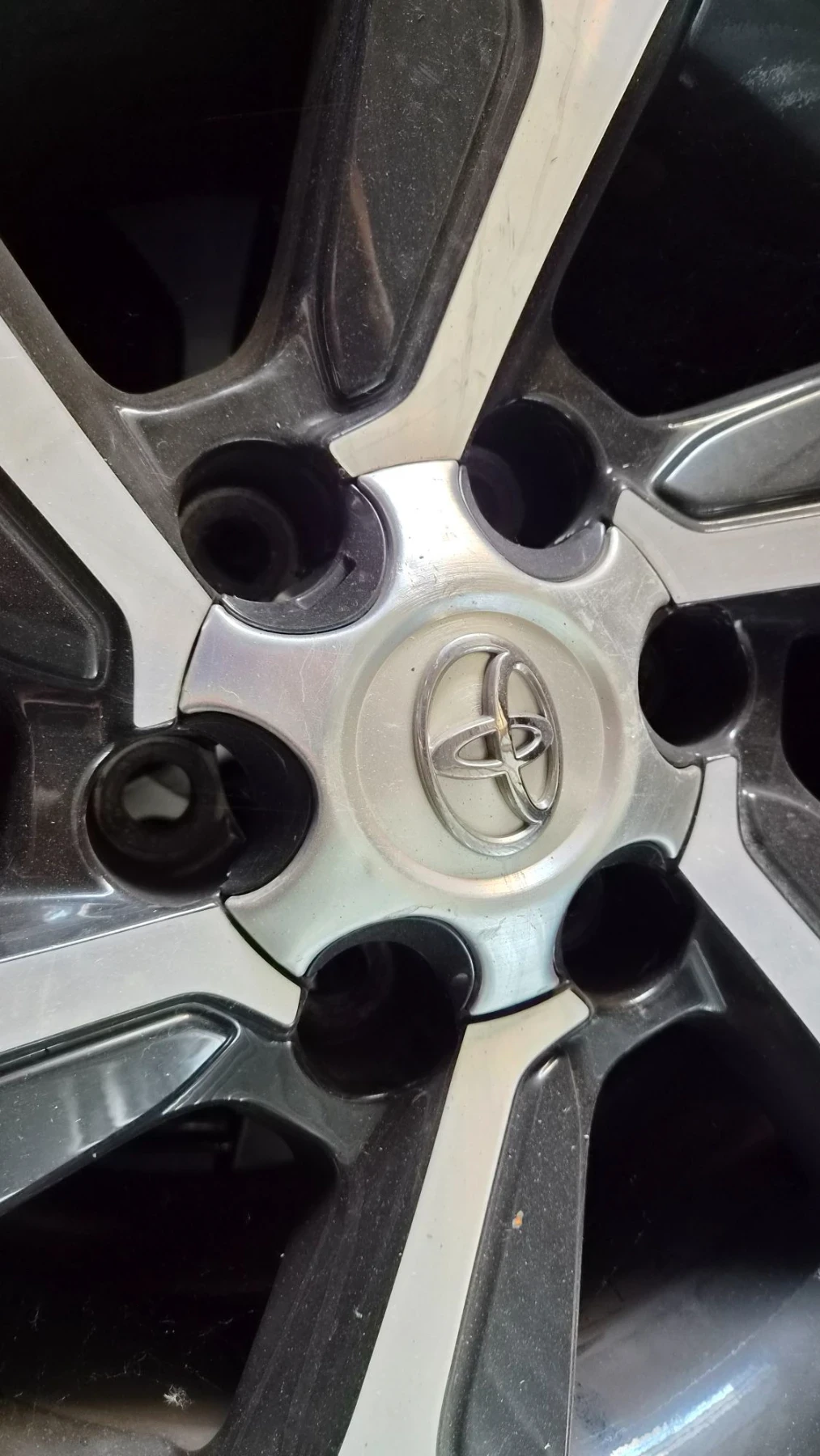 Toyota Hilux Джанти с гуми, снимка 5 - Автомобили и джипове - 56218636