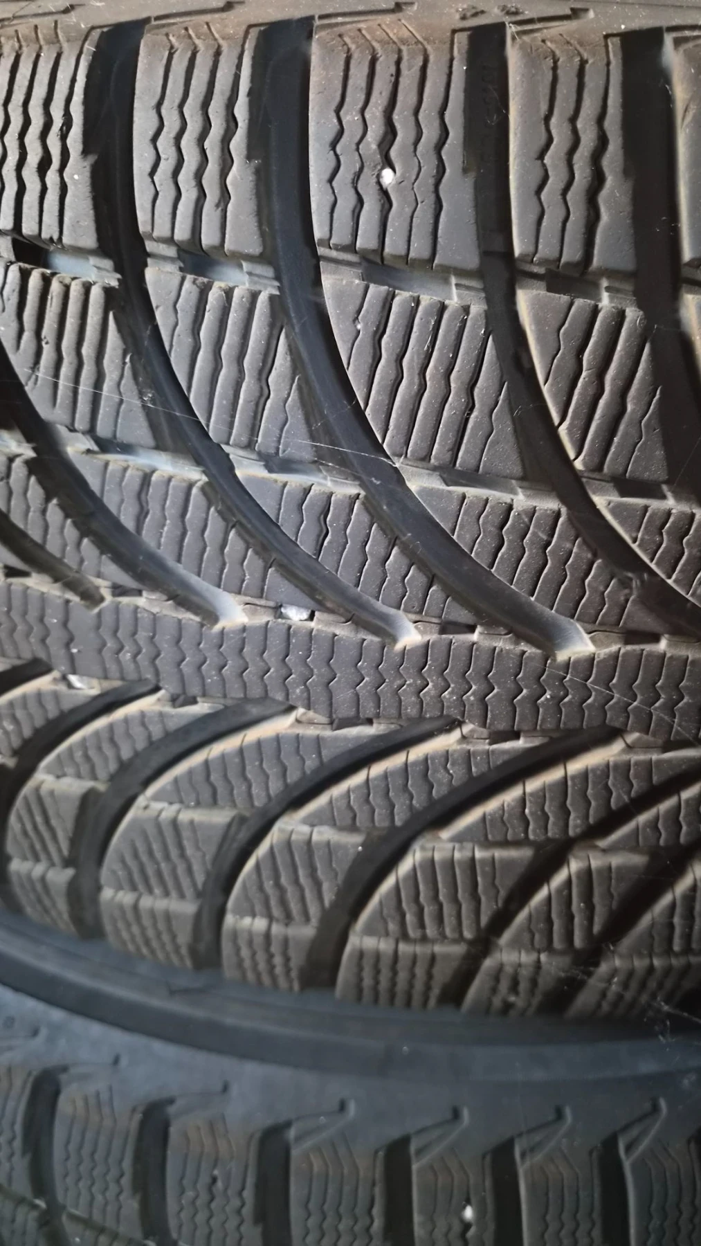 Toyota Hilux Джанти с гуми, снимка 6 - Автомобили и джипове - 56218636