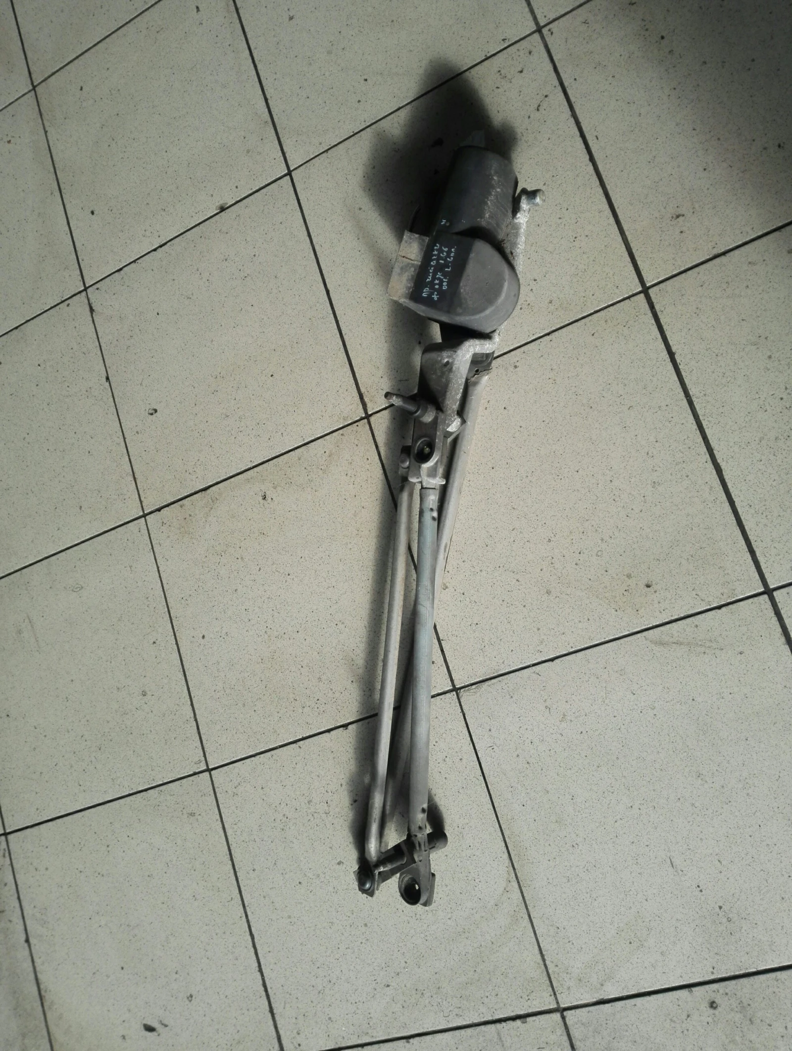 Моторче предни чистачки Форд Фокус 1.6Б 00г.