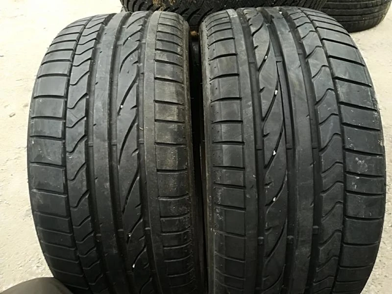 Гуми Зимни 215/40R17, снимка 1 - Гуми и джанти - 23684894