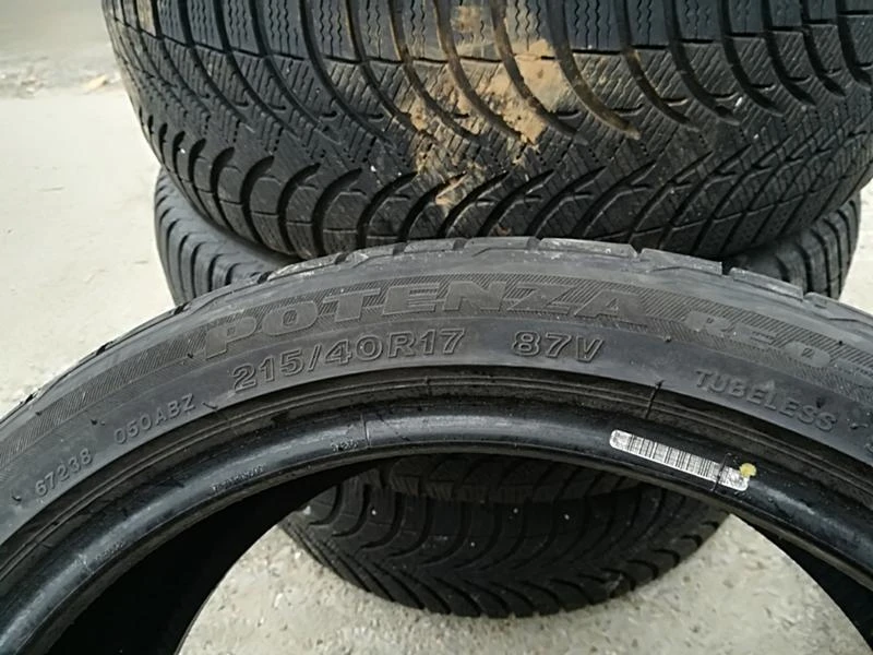 Гуми Зимни 215/40R17, снимка 5 - Гуми и джанти - 23684894